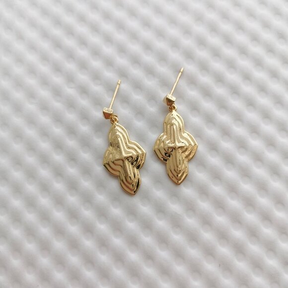 Kendra Scott Gold Abbie Metal Drop Earrings NEW - Picture 3 of 4